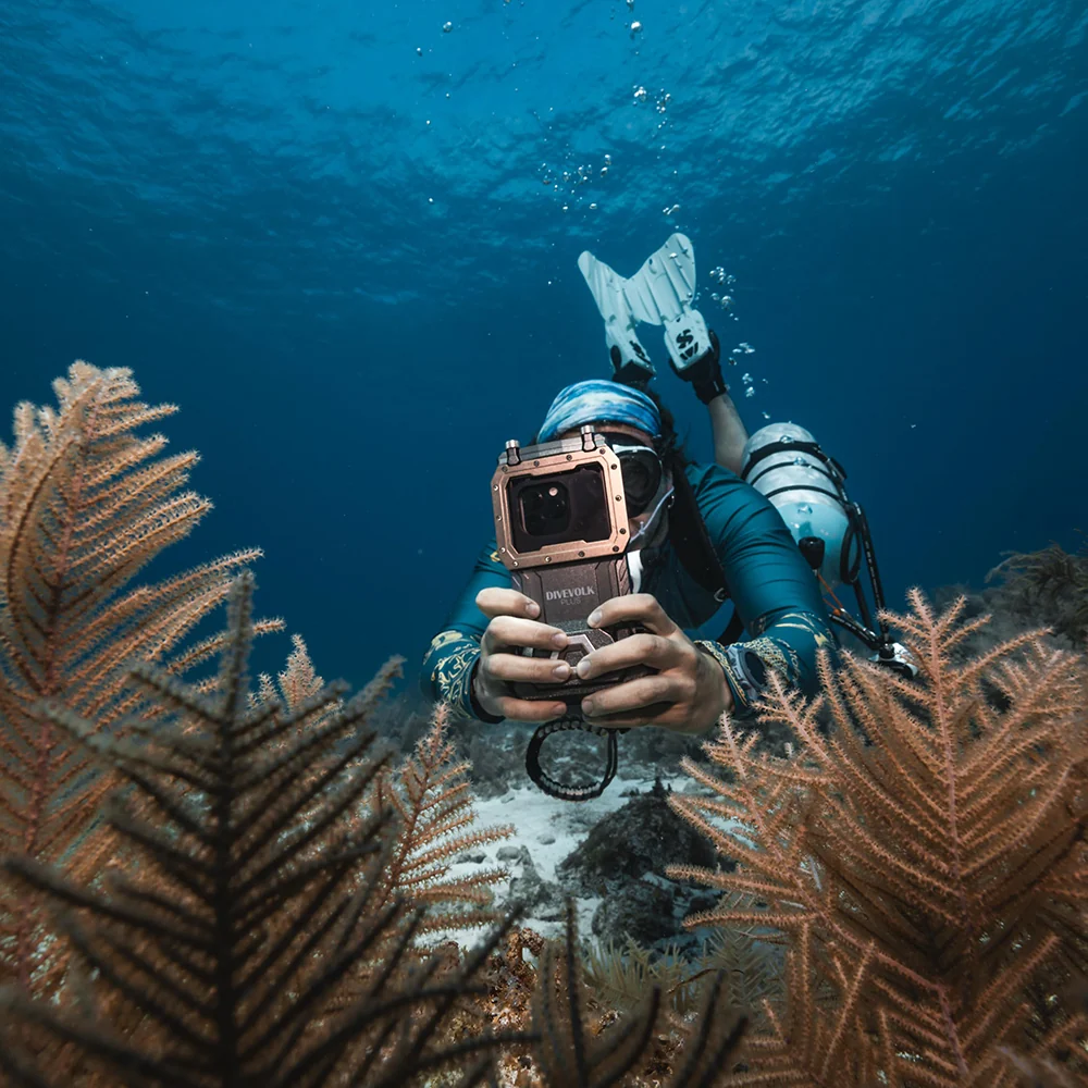 DIVEVOLK SeaTouch 4 MAX PLUS Underwater Housing Starlight Grey compatible to  iPhone and Android, Dive Housing, Waterproof Phone Case - Image 4